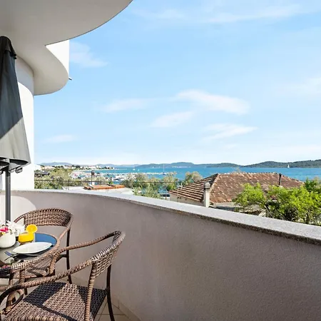 Aquarius - Beachside With Heated Pool Apartament *