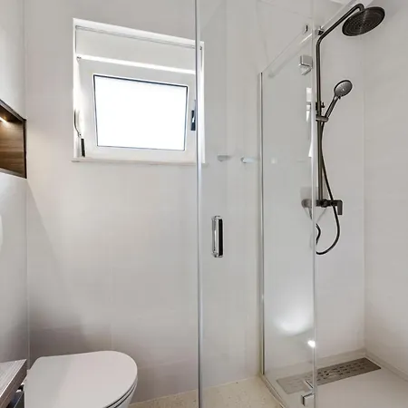 Apartament Aquarius - Beachside With Heated Pool *