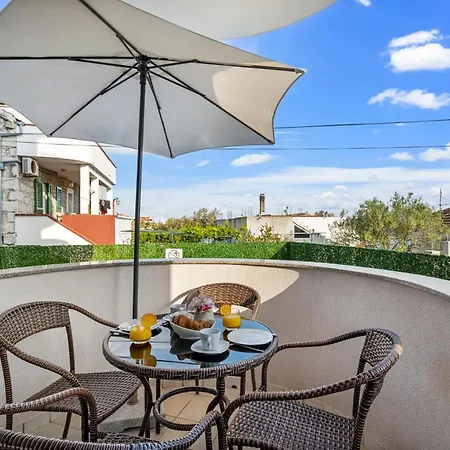 Apartament Aquarius - Beachside With Heated Pool *