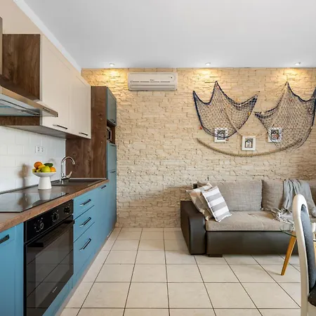 Aquarius - Beachside With Heated Pool
