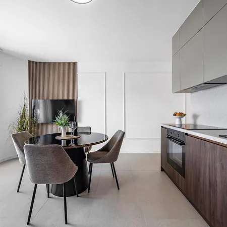 Apartment Aquarius - Beachside With Heated Pool *