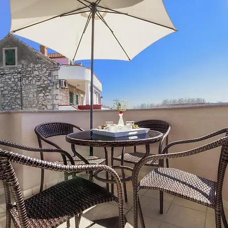 Aquarius - Beachside With Heated Pool *