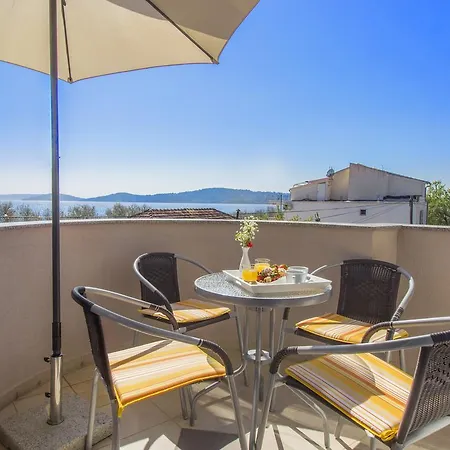 Apartment Aquarius - Beachside With Heated Pool *