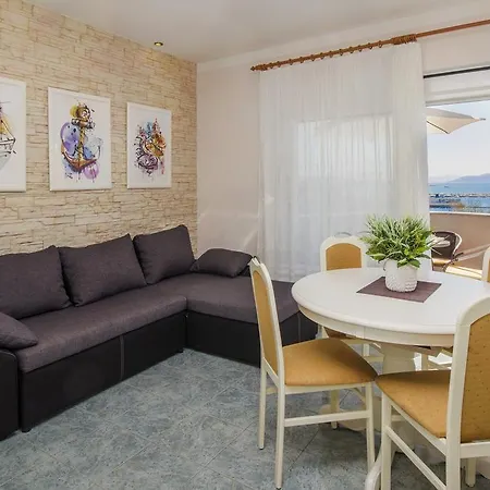 Aquarius - Beachside With Heated Pool *