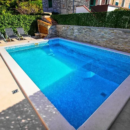 Aquarius - Beachside With Heated Pool Apartamento