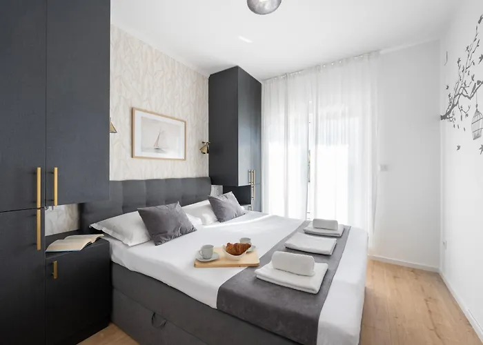 Aquarius - Beachside With Heated Pool * Водице