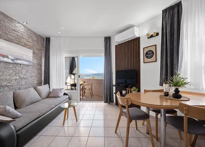 Aquarius - Beachside With Heated Pool Апартаменты