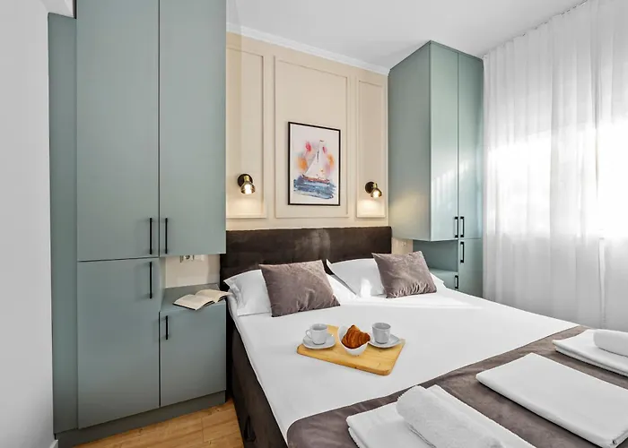 Aquarius - Beachside With Heated Pool Apartment *