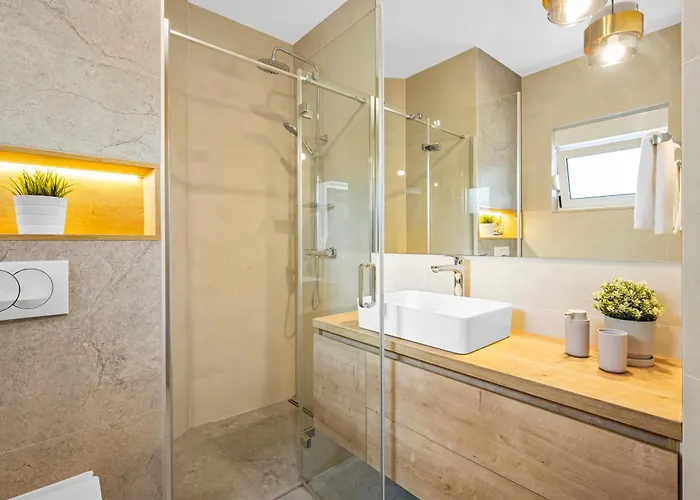 Апартаменты Aquarius - Beachside With Heated Pool