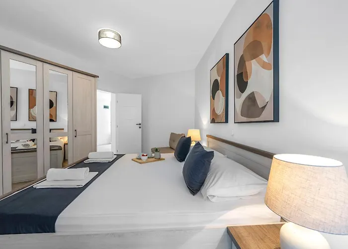 Aquarius - Beachside With Heated Pool Διαμέρισμα Βόντιτσε