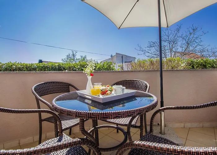 Aquarius - Beachside With Heated Pool Apartment *