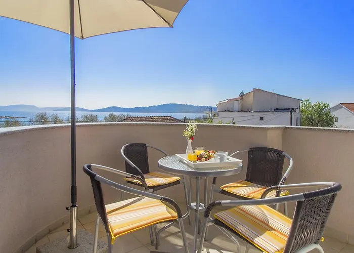 Apartment Aquarius - Beachside With Heated Pool *