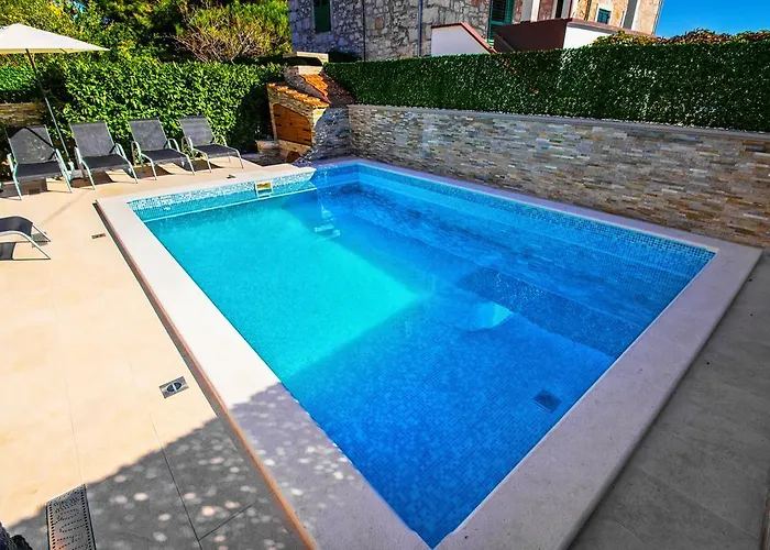 Aquarius - Beachside With Heated Pool Апартаменты